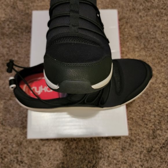 ✨️🍂🍁✨️Ryka women's size 12 M athletic shoes black. Fall Walks, supportive. - Picture 10 of 10